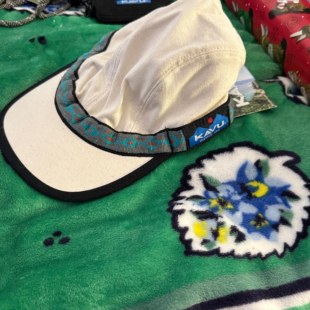 Kavu Cream and Teal Patterned Hat